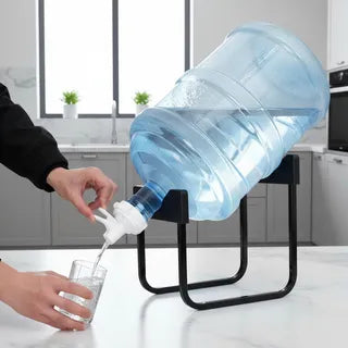 Soporte dispensador rack para bidón de agua en uso